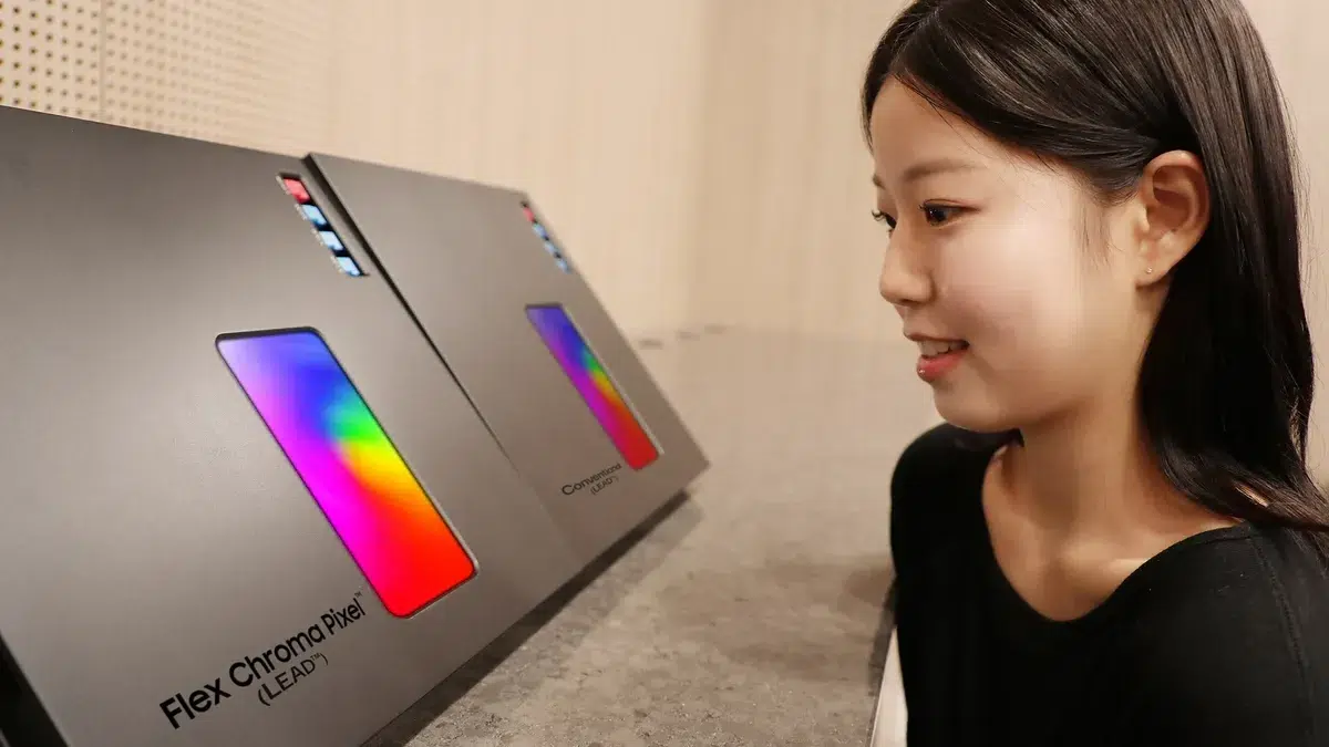 Изображение к статье: Samsung показала OLED-экран с датчиками пульса и давления