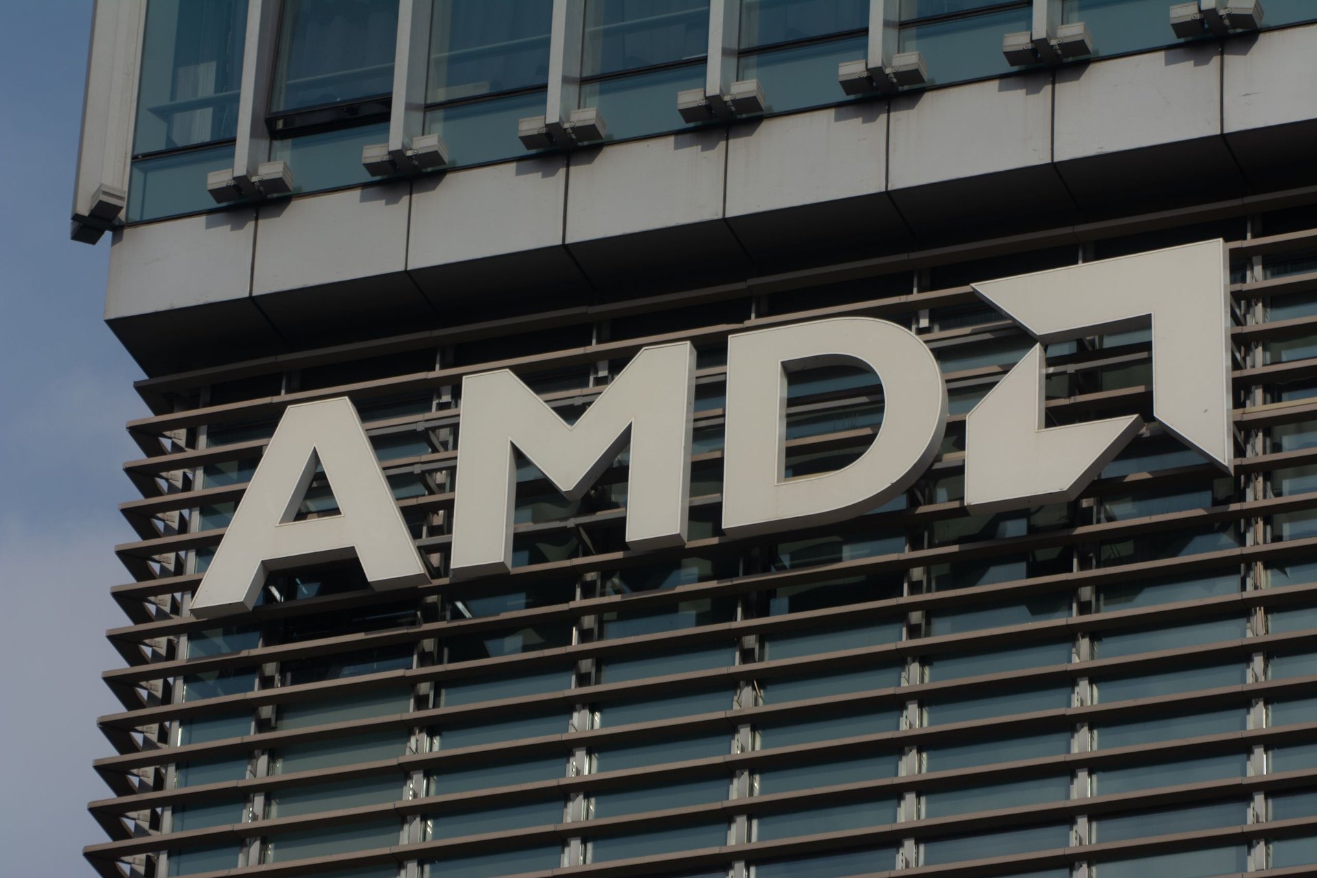 AMD ждёт падение выручки в гейминге на 20 из за памяти