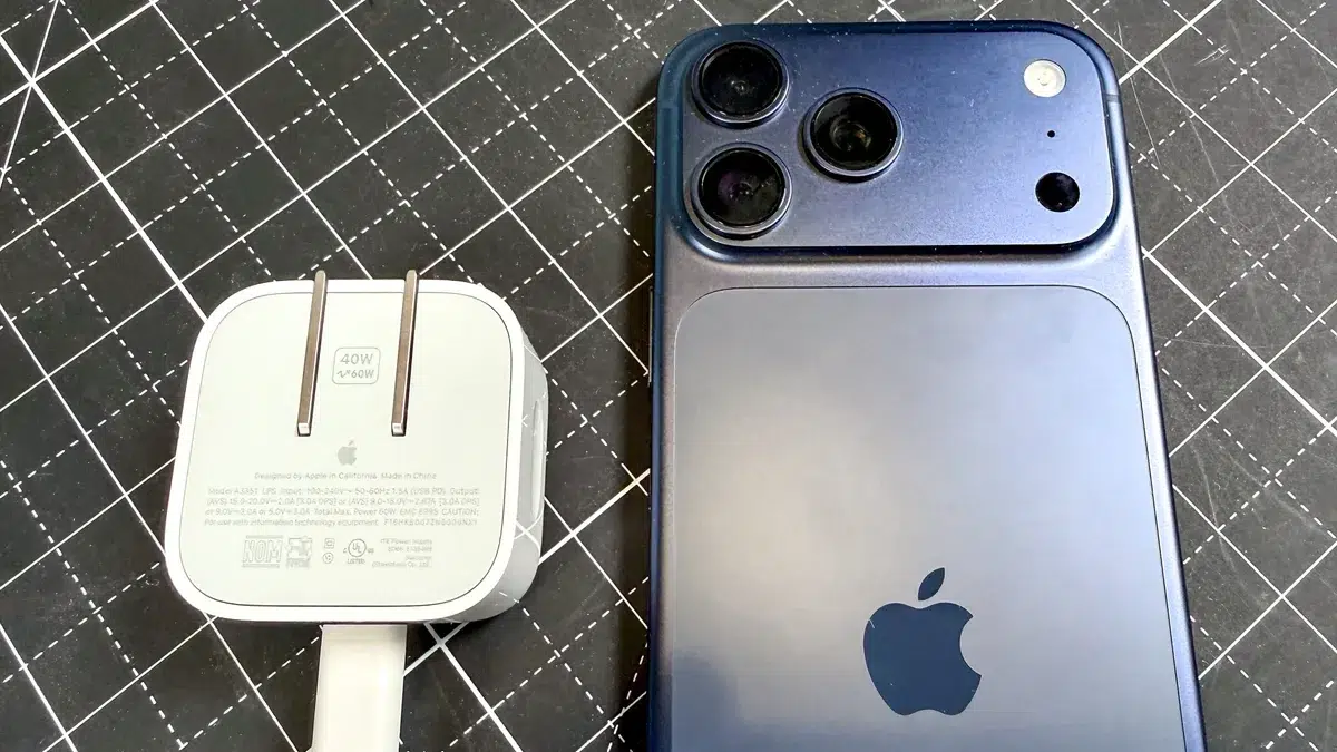 Изображение к статье: Утечка iPhone 20: экран «вокруг корпуса», Face ID под дисплеем и батарея 6000 мА-ч