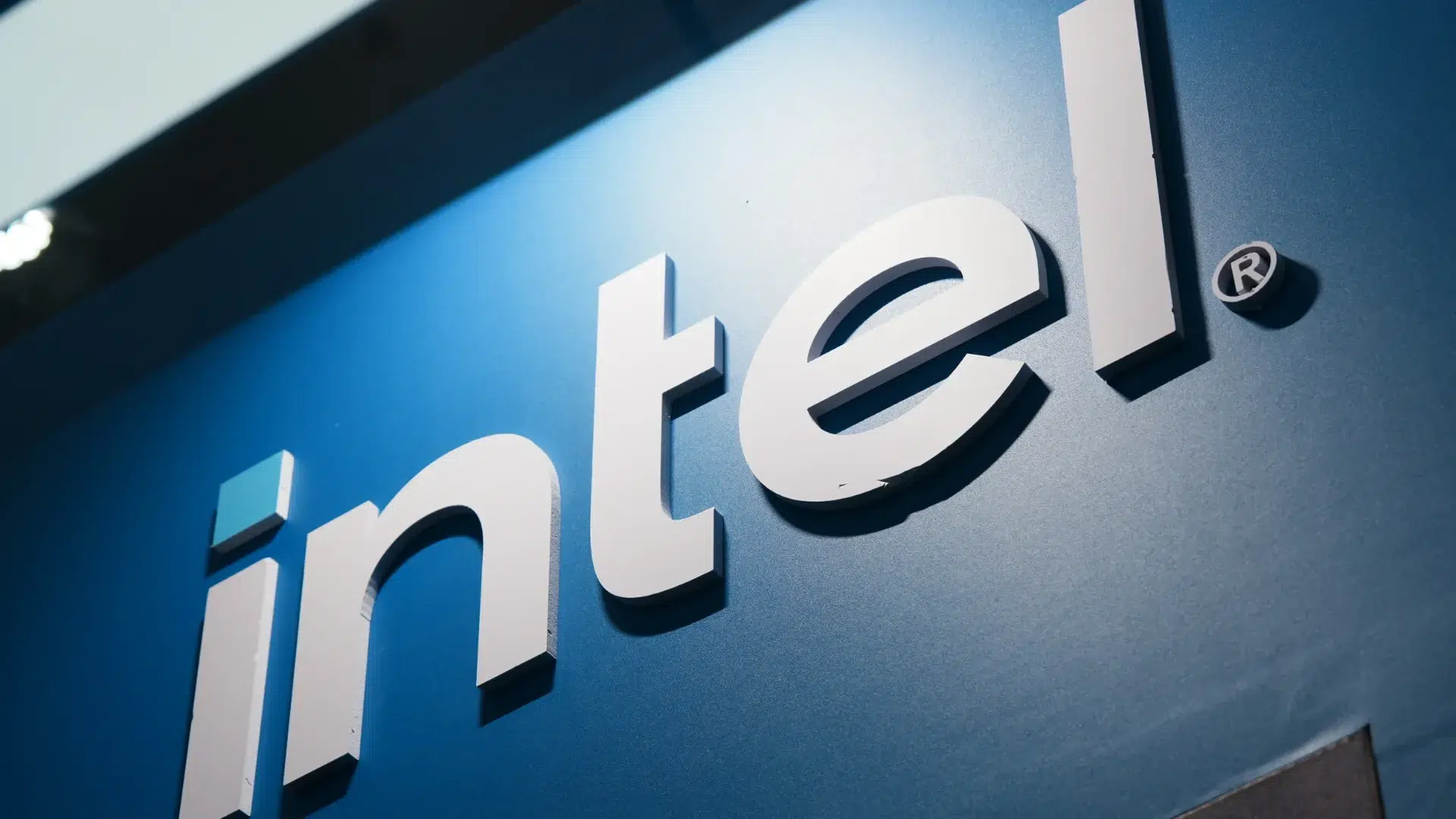 Акции Intel и SK hynix выросли на слухах о партнёрстве по EMIB