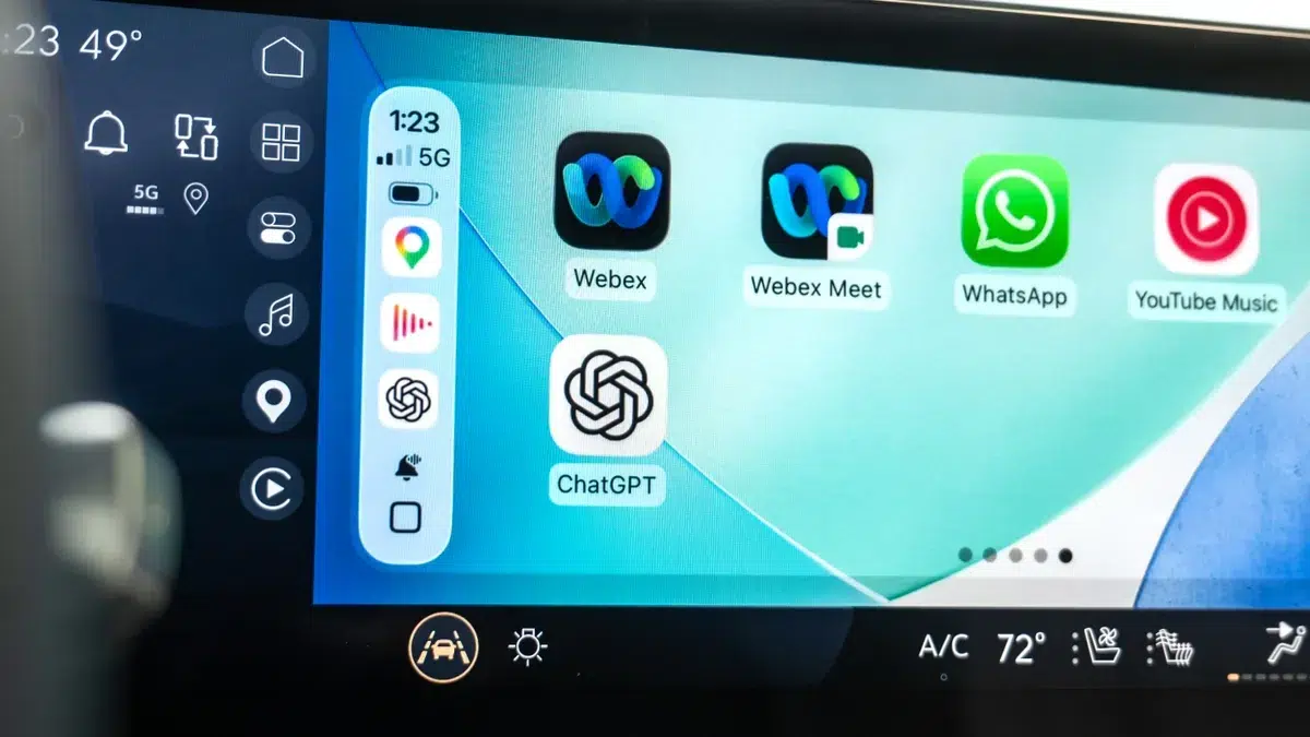 Изображение к статье: iOS 26.5: шифрование RCS, ChatGPT в CarPlay и новые карты