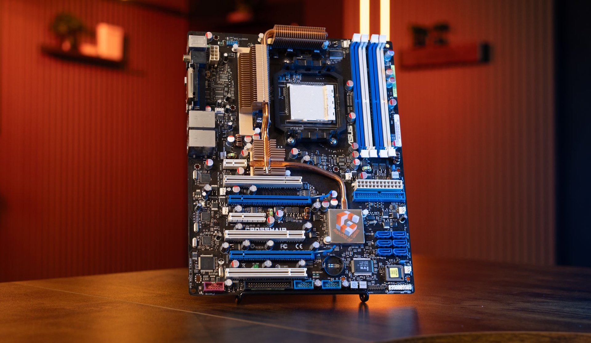 Изображение к статье: ASUS выпустила ROG Crosshair 2006: ретро-медь и X870E за $750