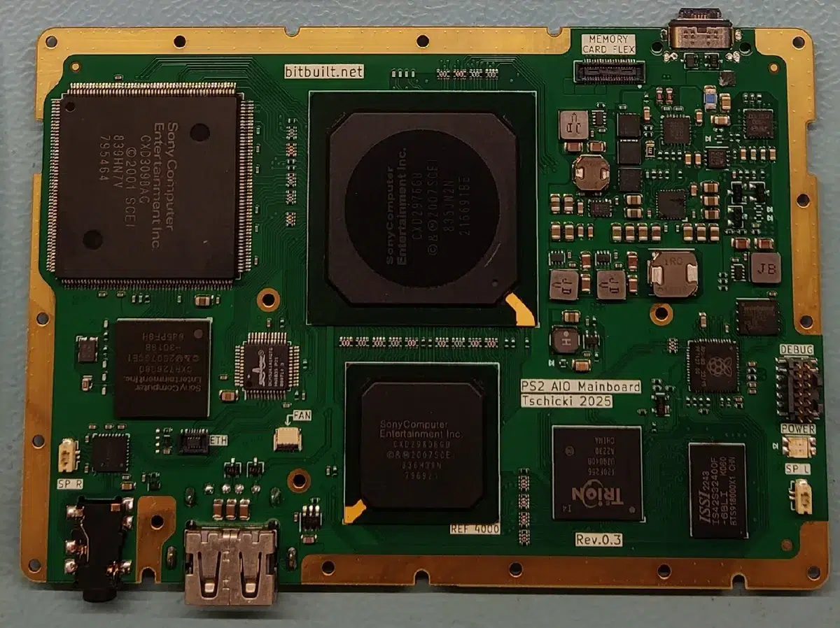 Изображение к статье: Энтузиаст собрал PS2 Portable на оригинальных чипах и открыл проект