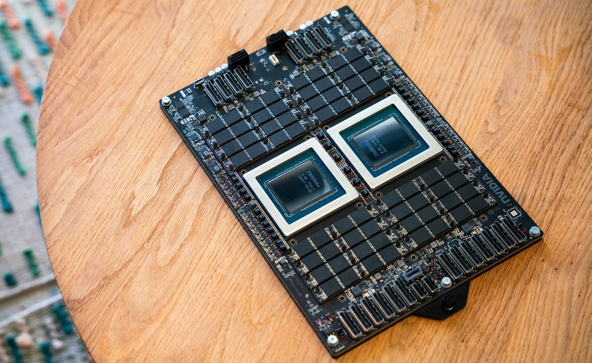 Nvidia начала поставки CPU Vera первые стойки у OpenAI и Anthropic