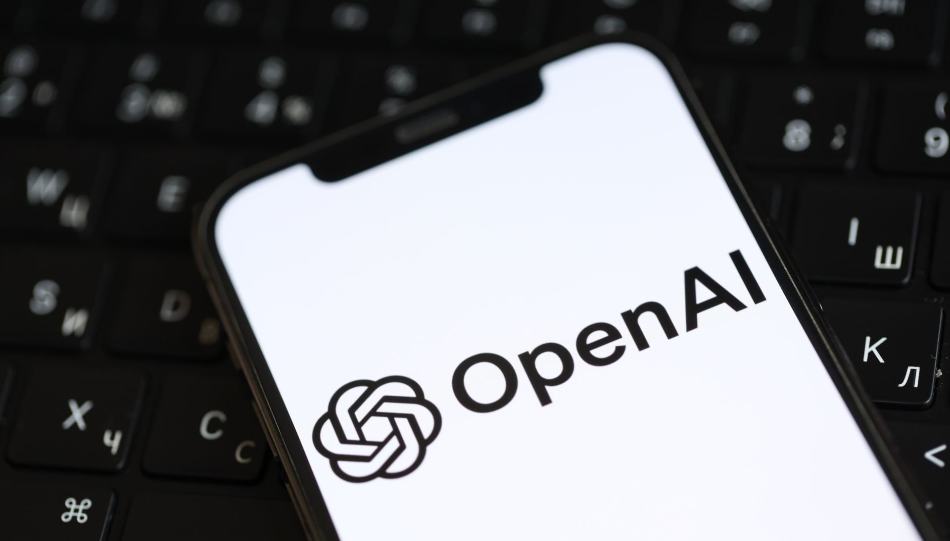 OpenAI продаст бизнесу гарантированные мощности ИИ на 3 года
