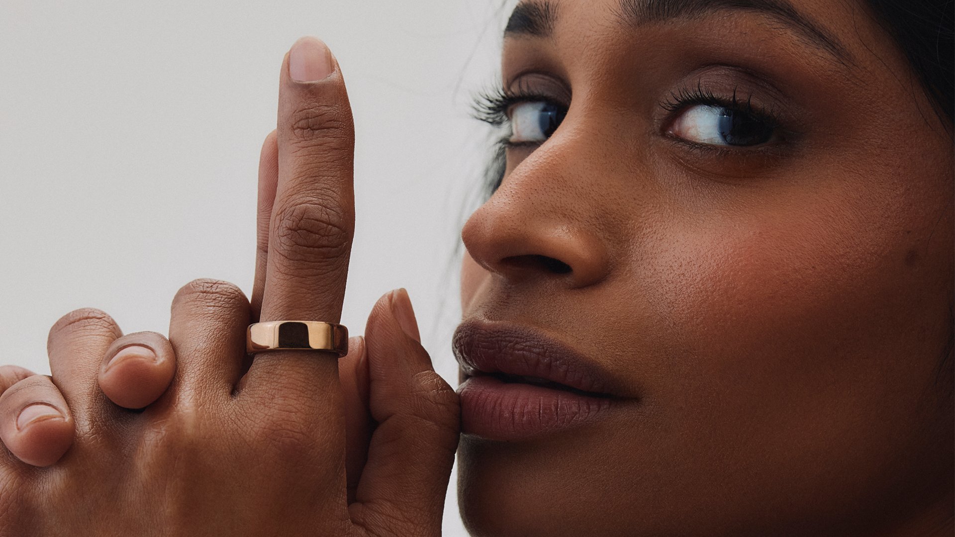 Oura Ring 5 на 40 меньше и до недели работы но дороже