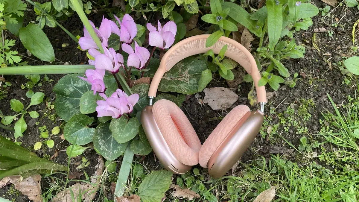 Изображение к статье: Новые Beats заметили у Ламина Ямаля: дизайн свежей Solo 5