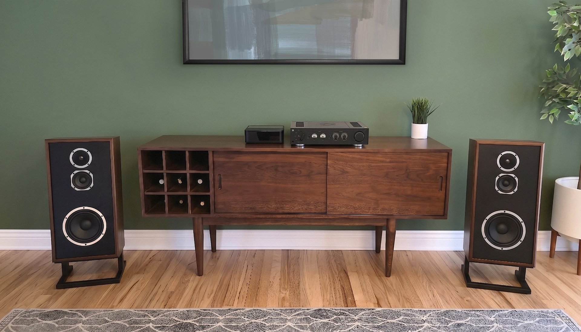 KLH Model Four напольная акустика в ретро дизайне за $999