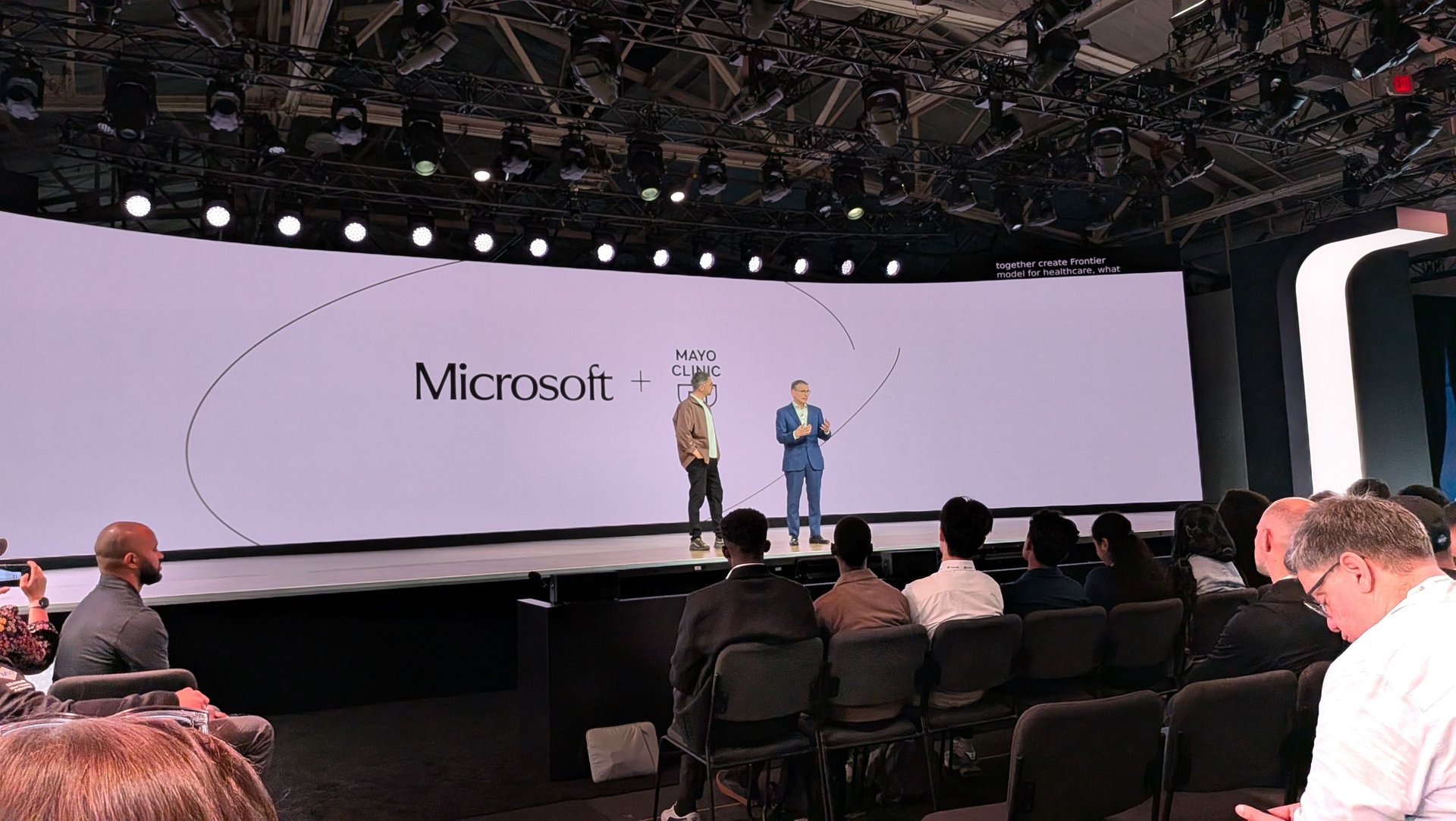 Microsoft AI показала 7 моделей и курс на гуманный ИИ