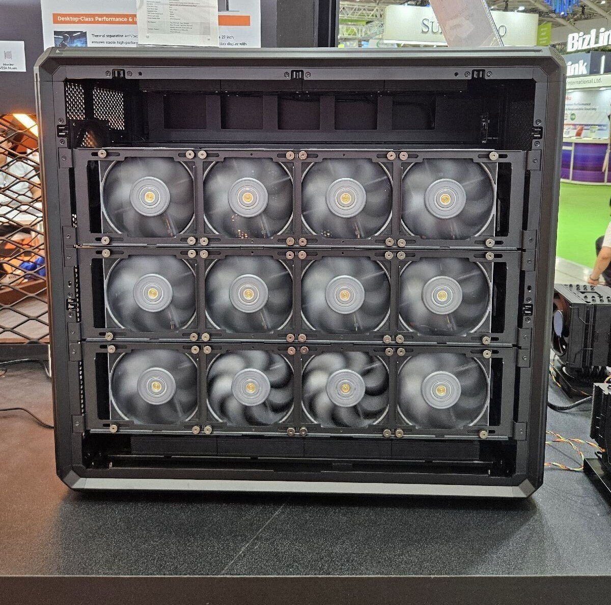 Изображение к статье: CPS PCCooler привезла на Computex корпус под 8 GPU