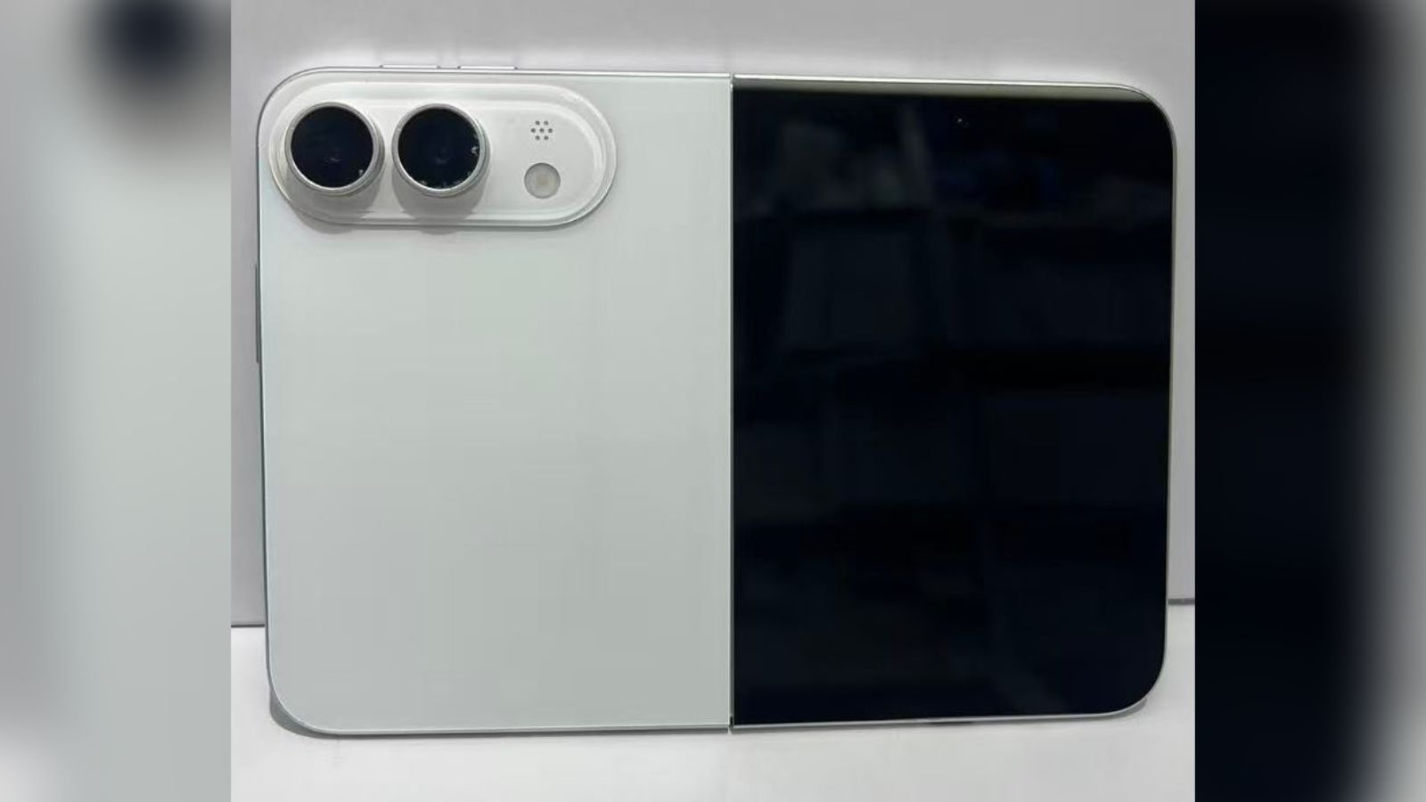 Складной iPhone показали на макете белый цвет и 78 дюйма