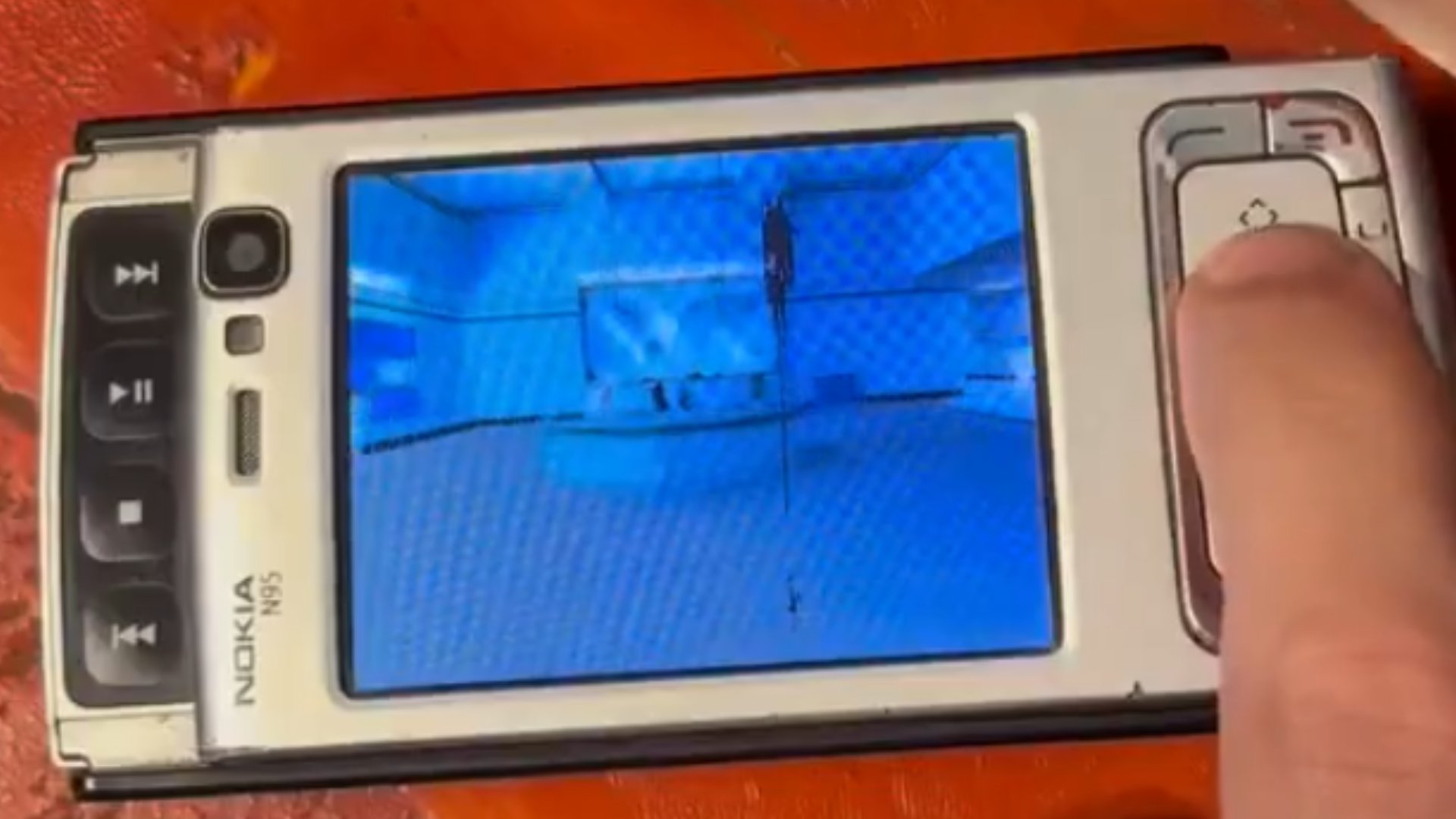 Half Life запустили на Nokia N95 30 FPS на Symbian