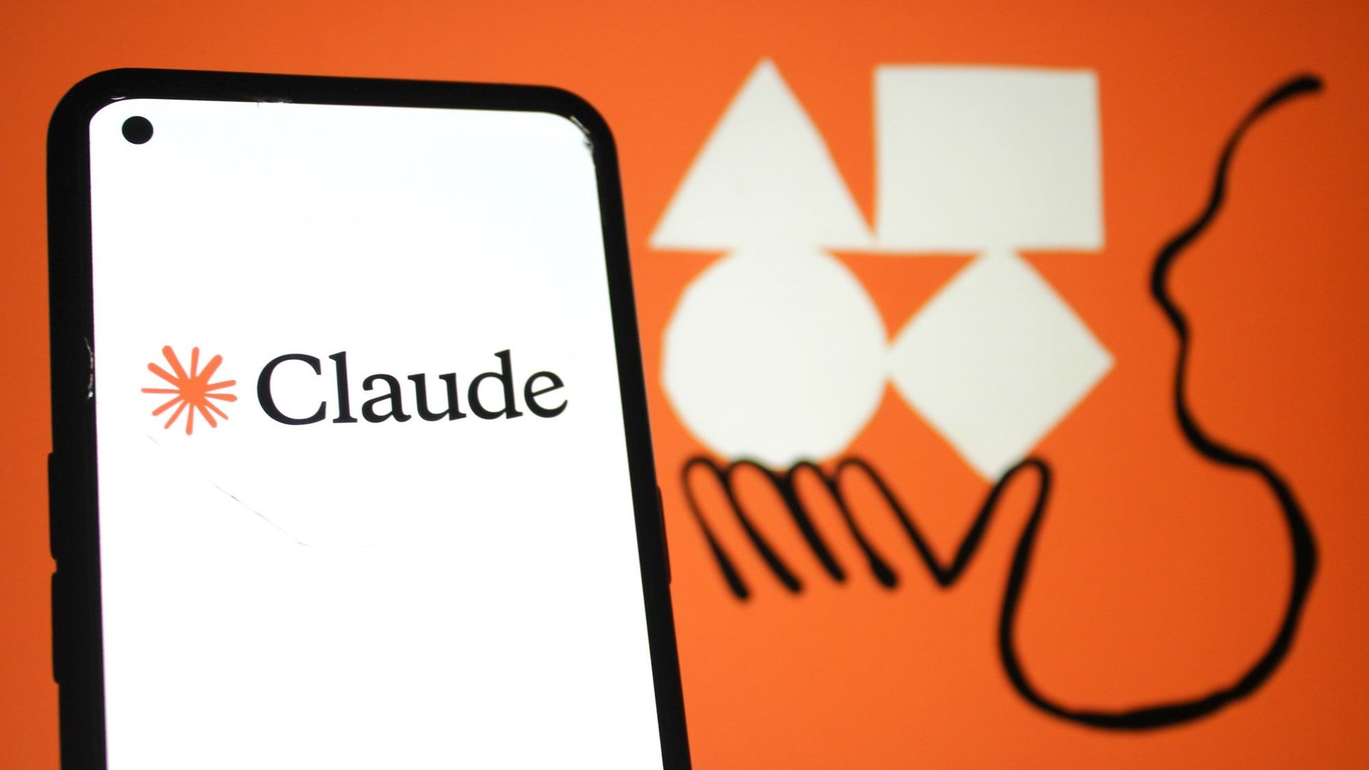 Claude Fable 5 вышел Anthropic урезала опасные функции