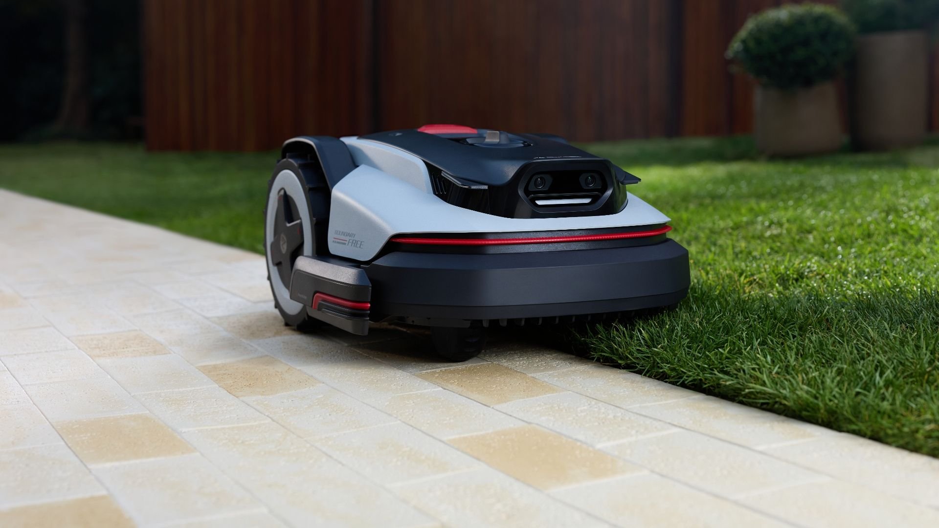 Roborock RockNeo Q110H робот для газона с AI картами