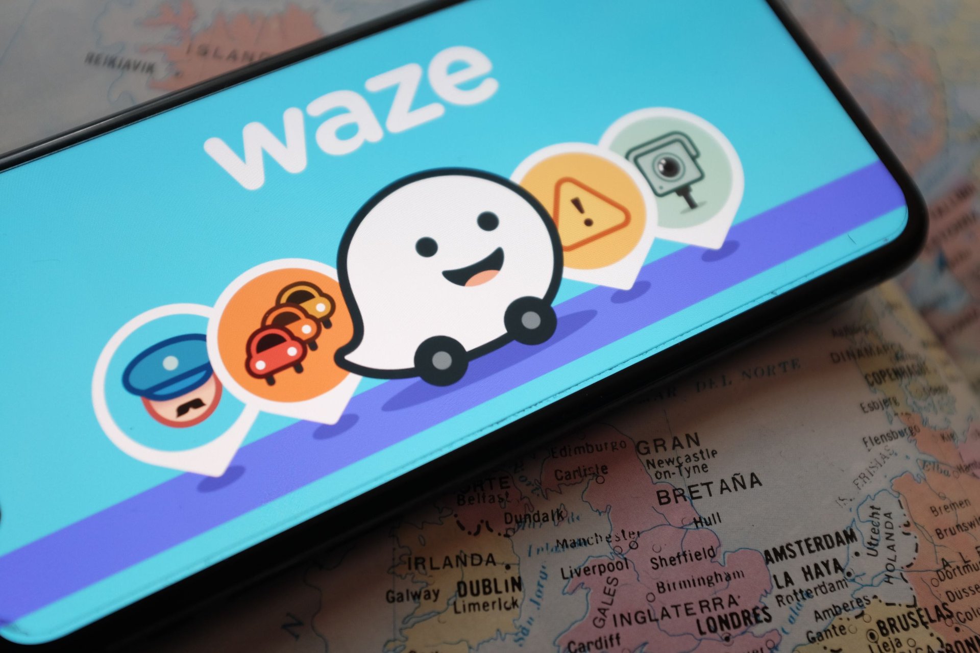 Светофоры в Waze начали появляться у пользователей