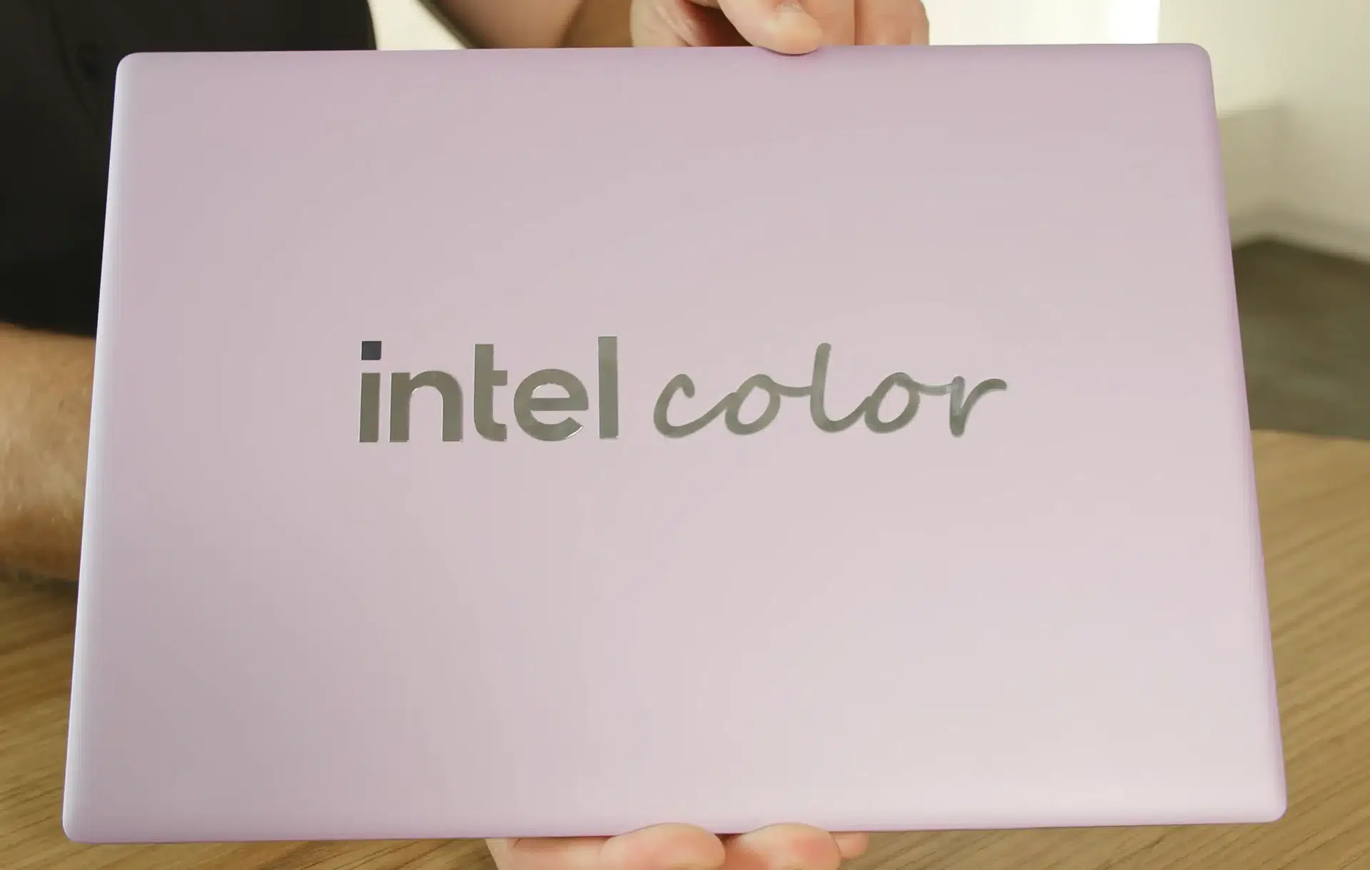 Intel Firefly бюджетные Windows ноутбуки без дешёвого привкуса
