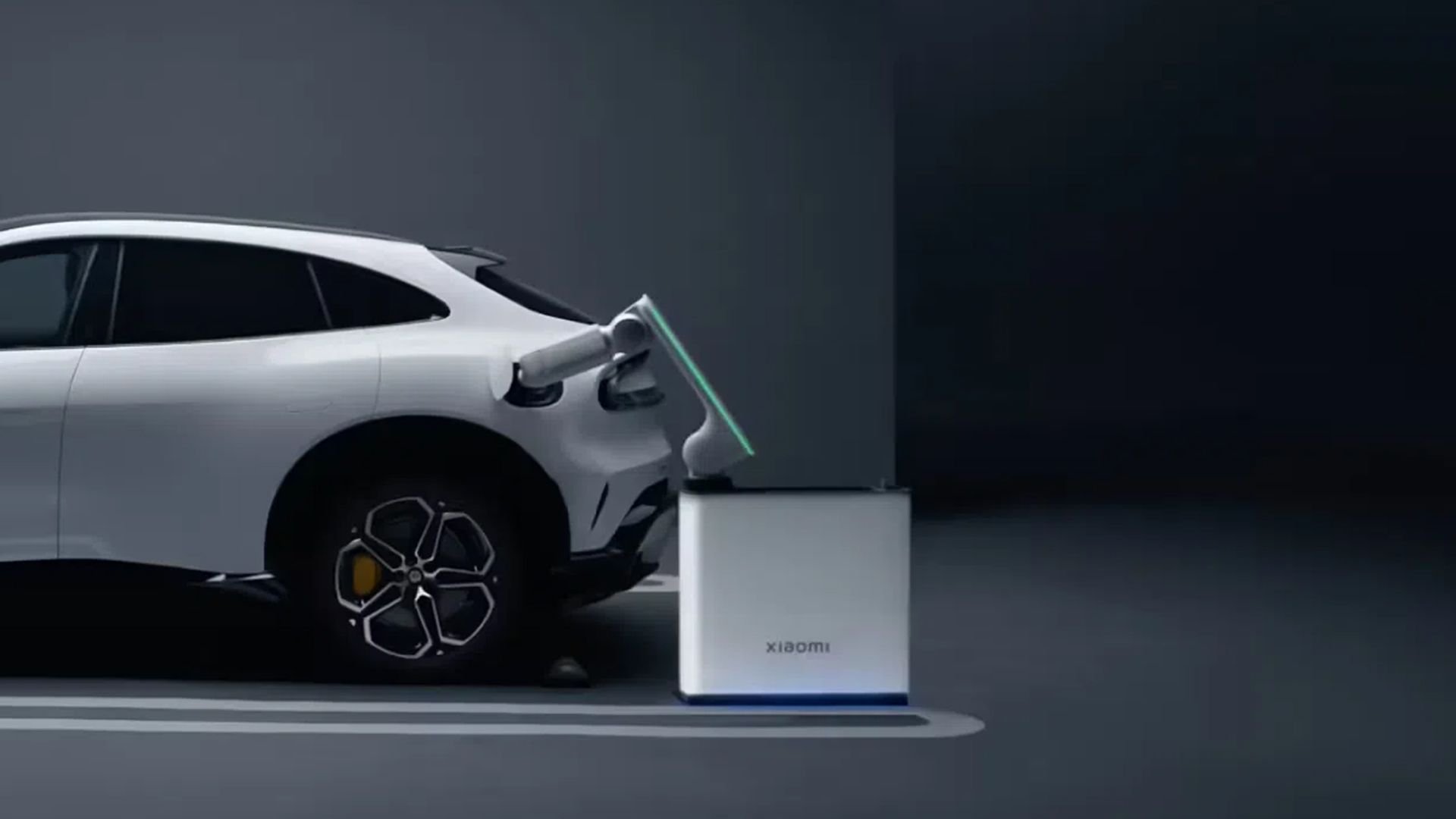 Роботизированная зарядка Xiaomi: рука сама подключит EV