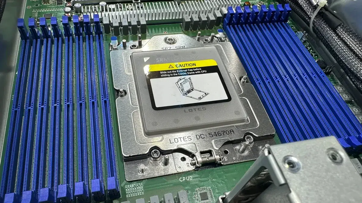 Изображение к статье: AMD SP7 и Intel LGA9324-1 показали на Computex