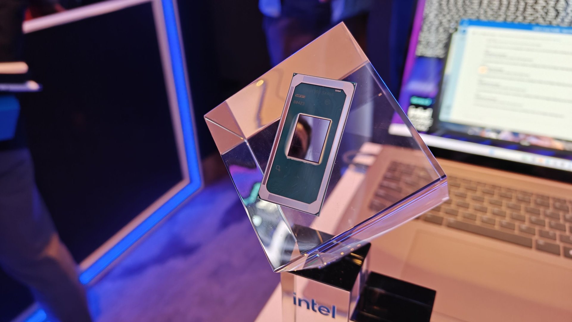 Intel 18A P запустили в risk production +9 к частоте