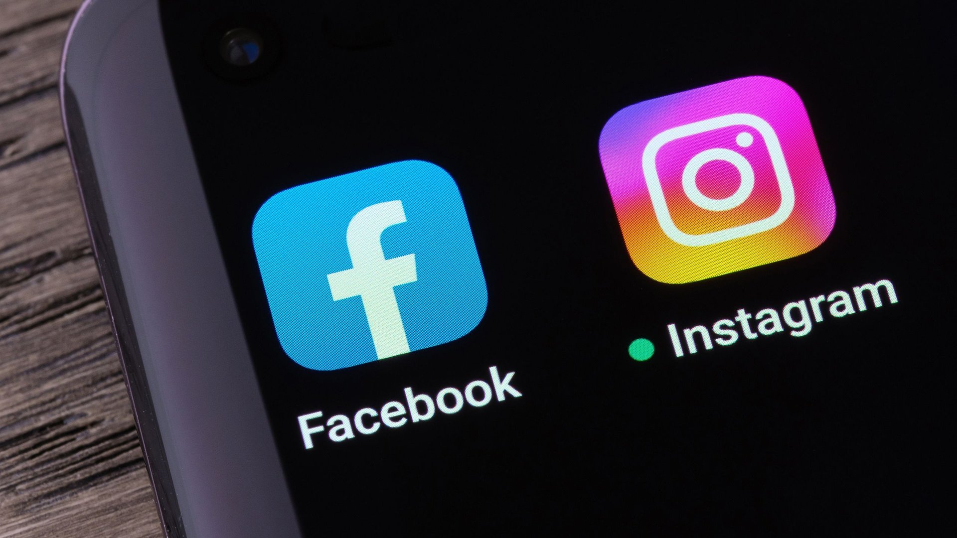 Сбой Facebook приложение вылетает у пользователей в США