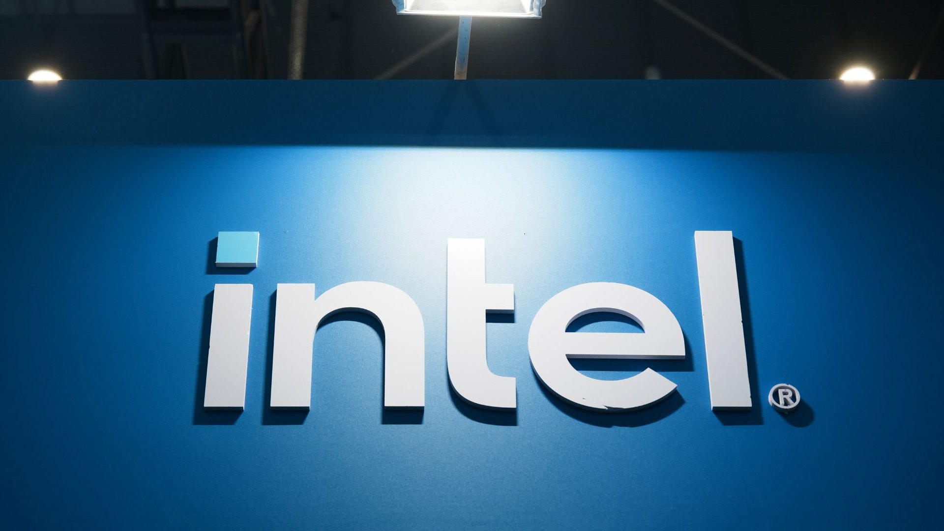 Intel отдала упаковку чипов экс главе SK hynix