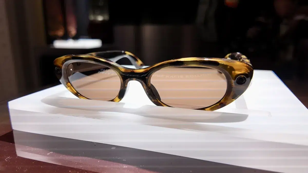 Изображение к статье: Meta Glasses за $299 вышли без логотипов Ray-Ban и Oakley