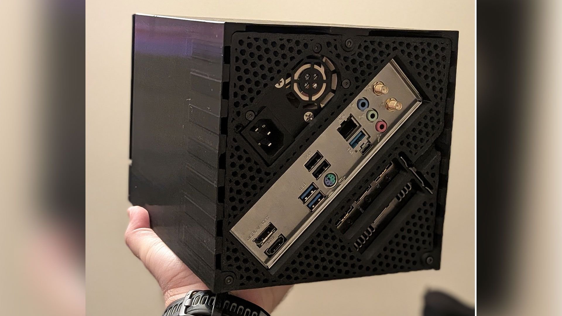 Terk Box v11 3D печатный ПК в духе Steam Machine