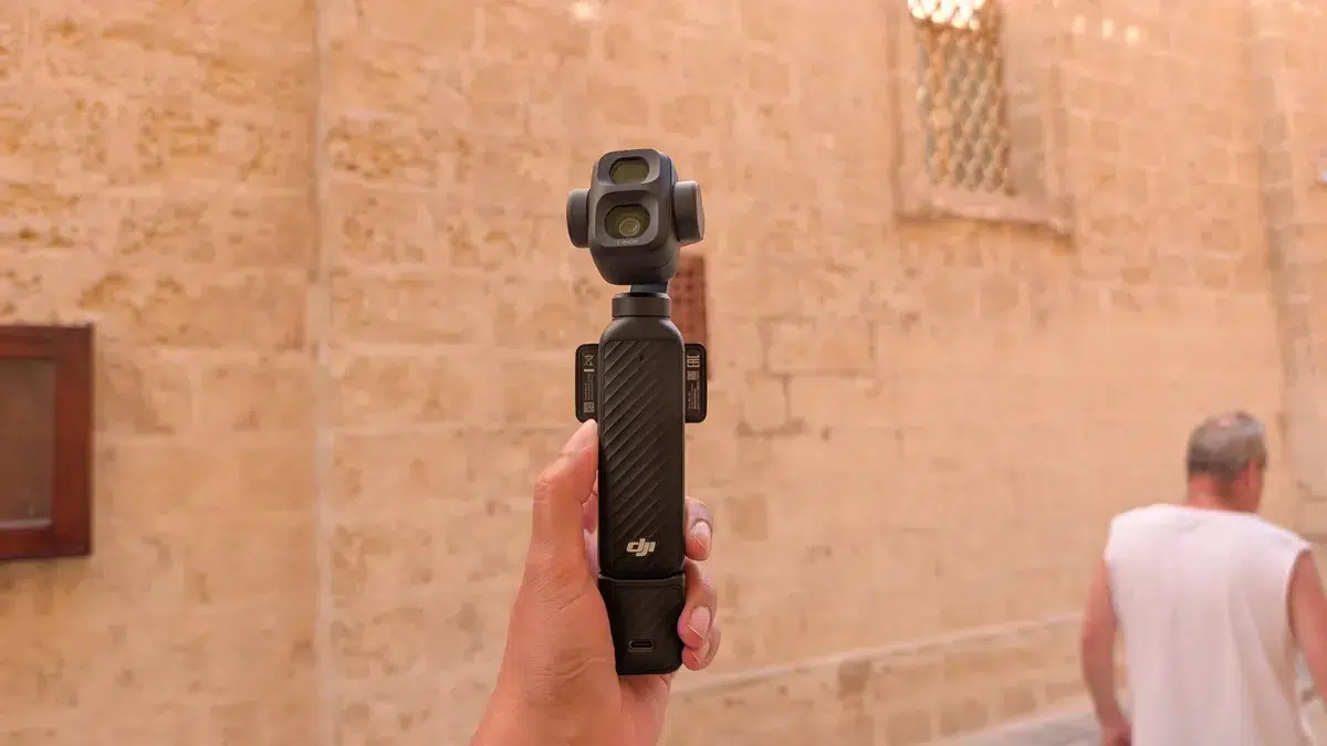 Изображение к статье: DJI Osmo Pocket 4P раскрыли: две камеры и 17 стопов DR
