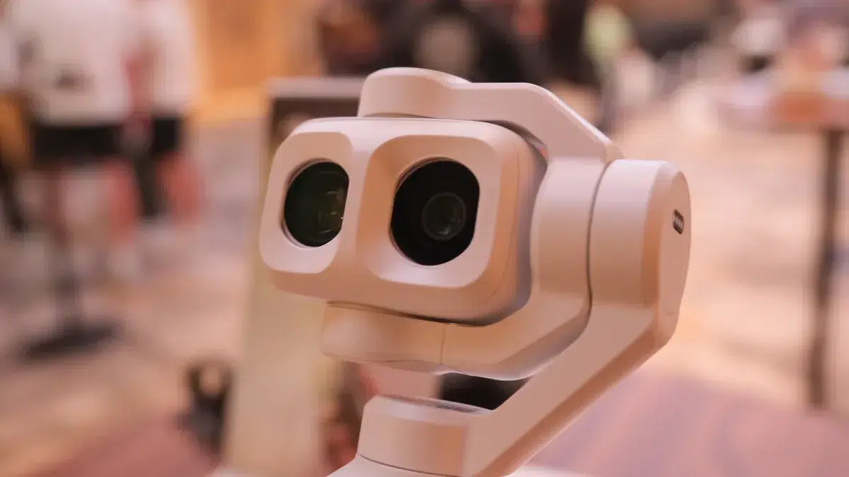 Изображение к статье: DJI Osmo Pocket 4P раскрыли: две камеры и 17 стопов DR
