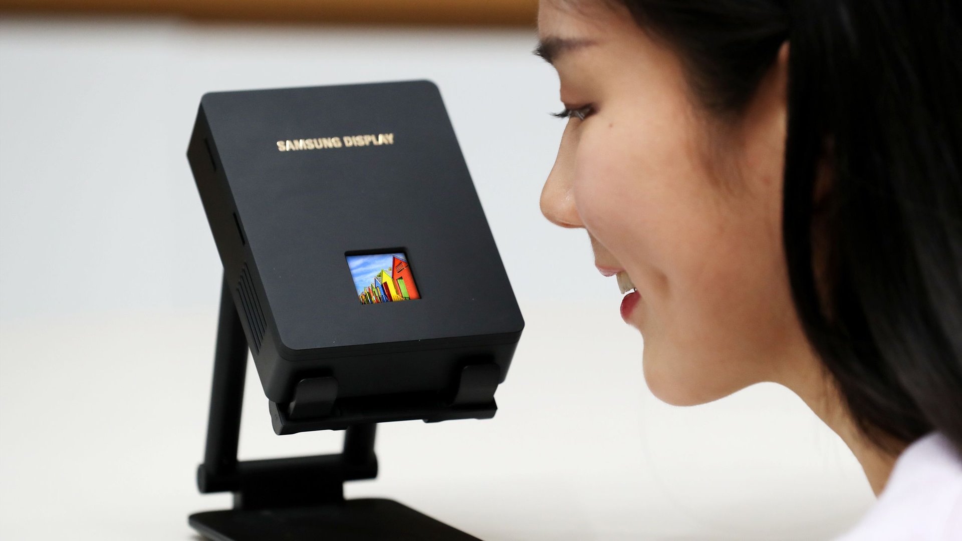 Samsung показала micro OLED на 40 000 нит для XR очков
