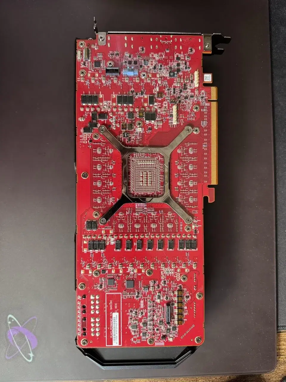 Изображение к статье: Прототип Radeon RX 7900 XTX оказался ближе к 7900 GRE