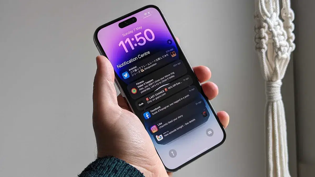 Изображение к статье: Импортный iPhone запросил проверку возраста вне Британии