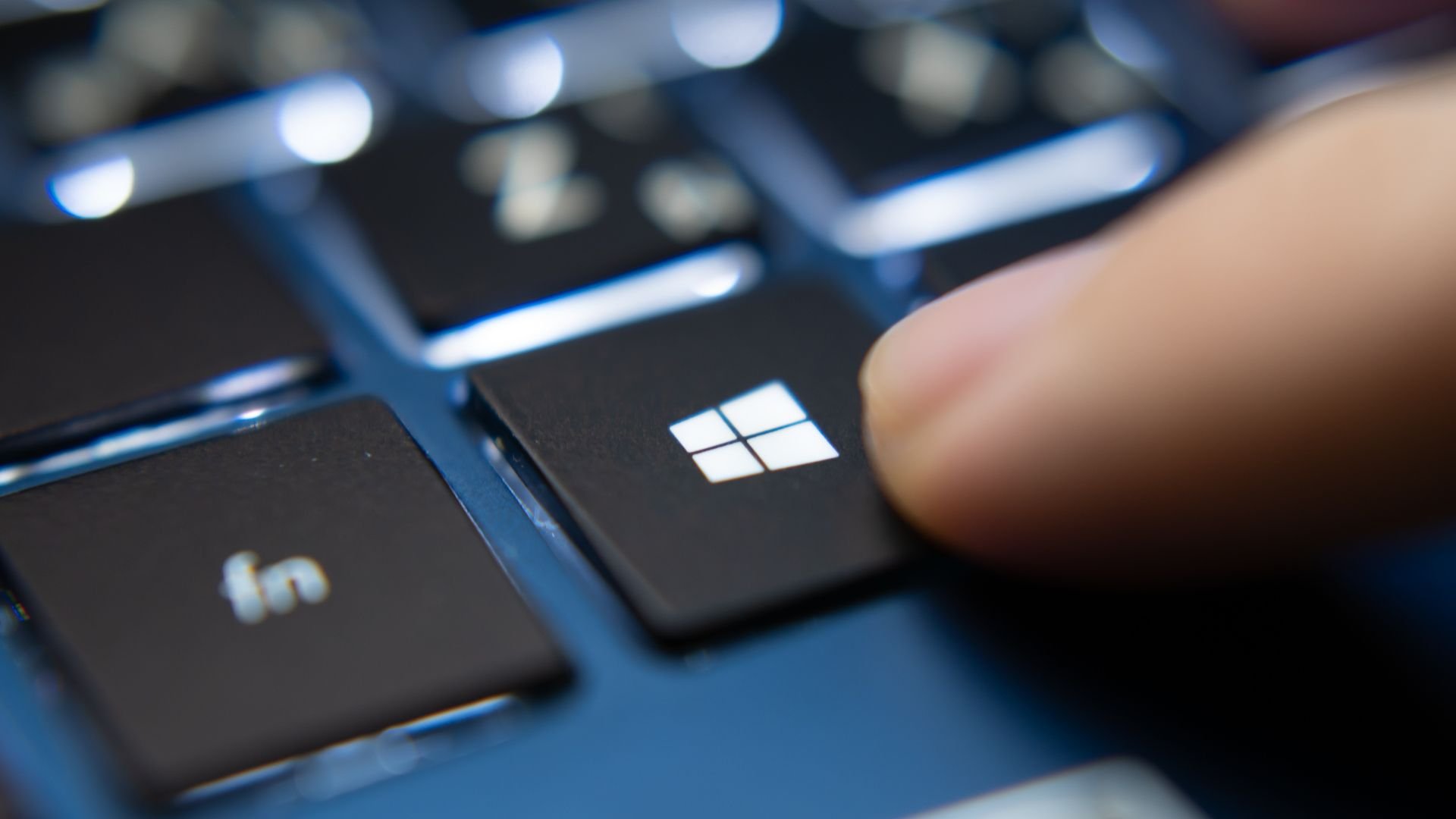 Windows 10 осталась на каждом шестом ПК: риск растет