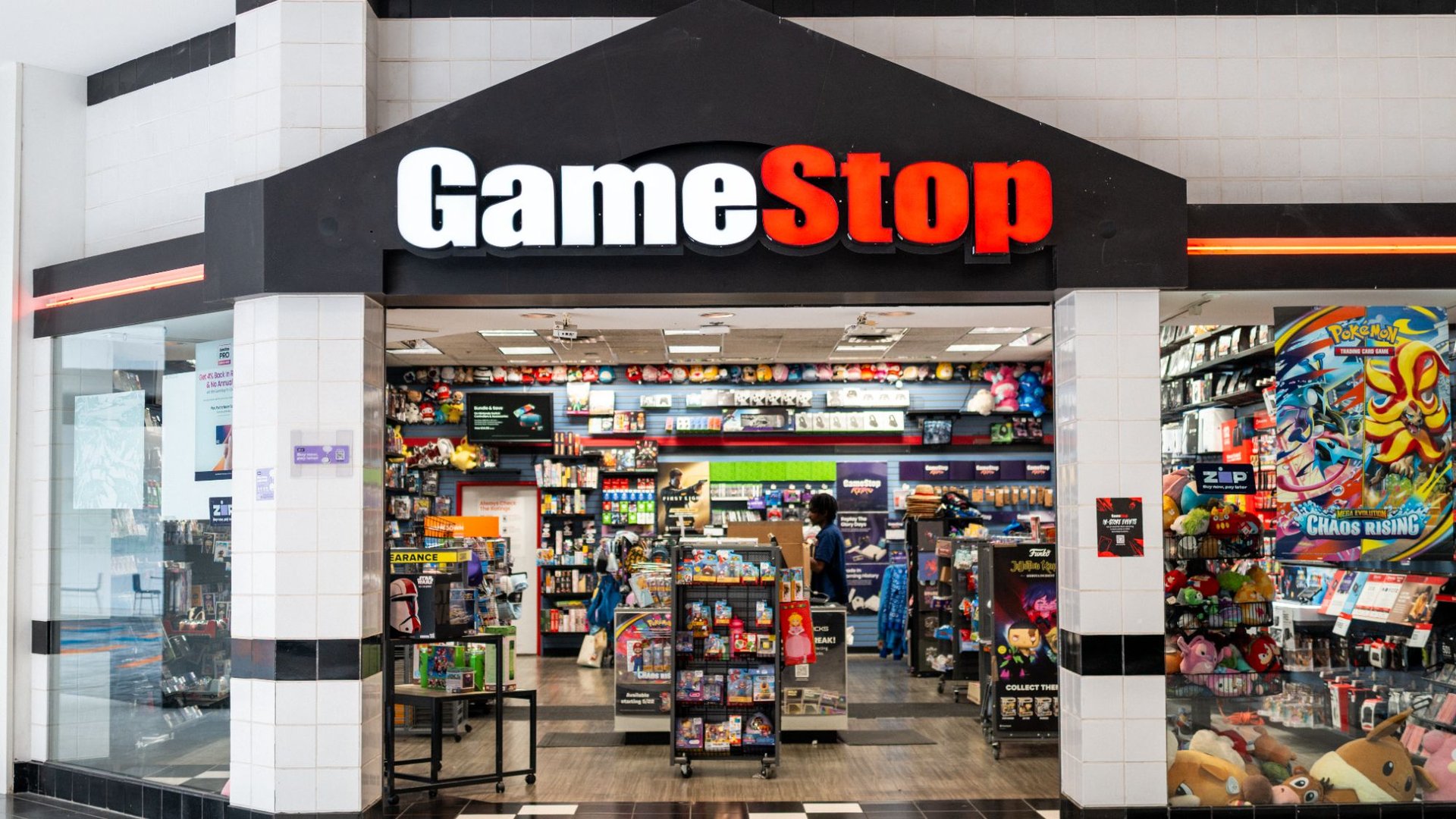 GameStop не боится отказа Sony от дисков продажи ушли в мерч
