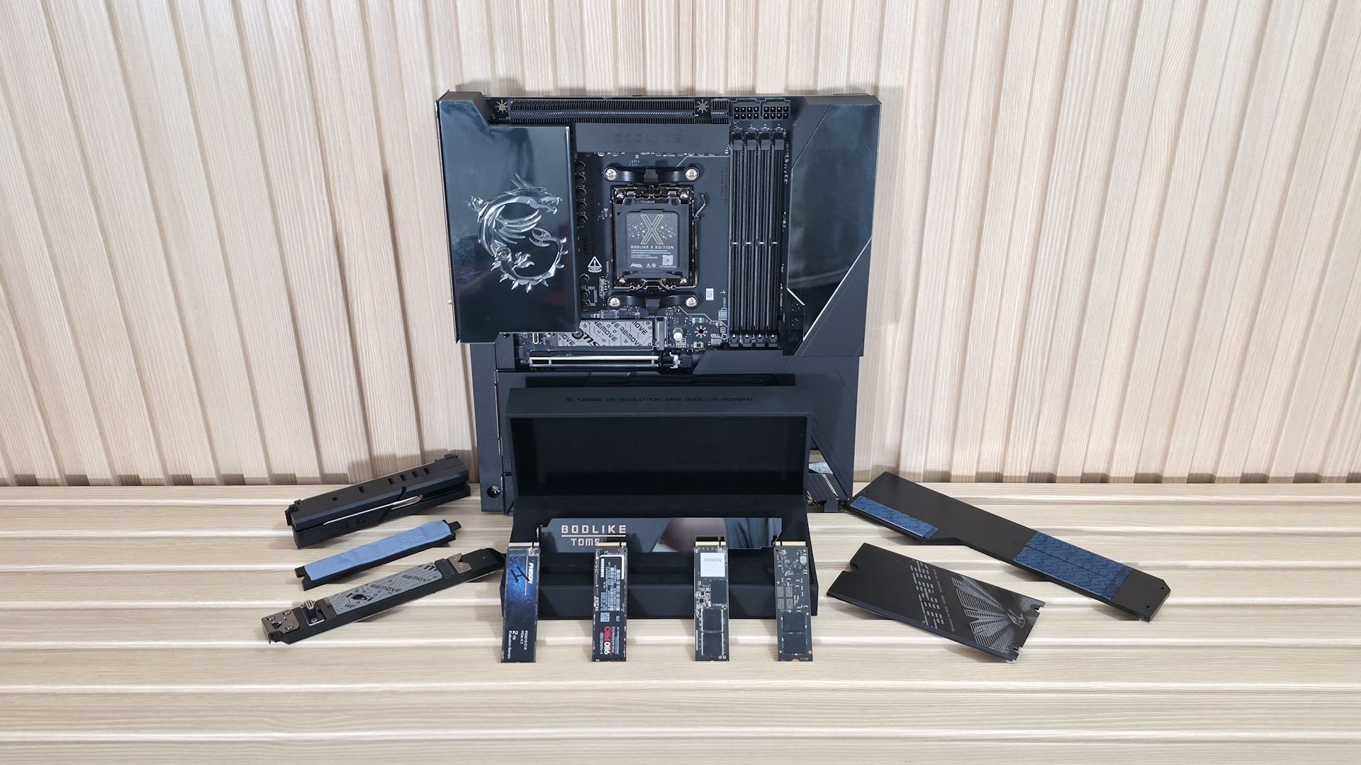 Радиаторы M2 на платах часто не касаются SSD нормально