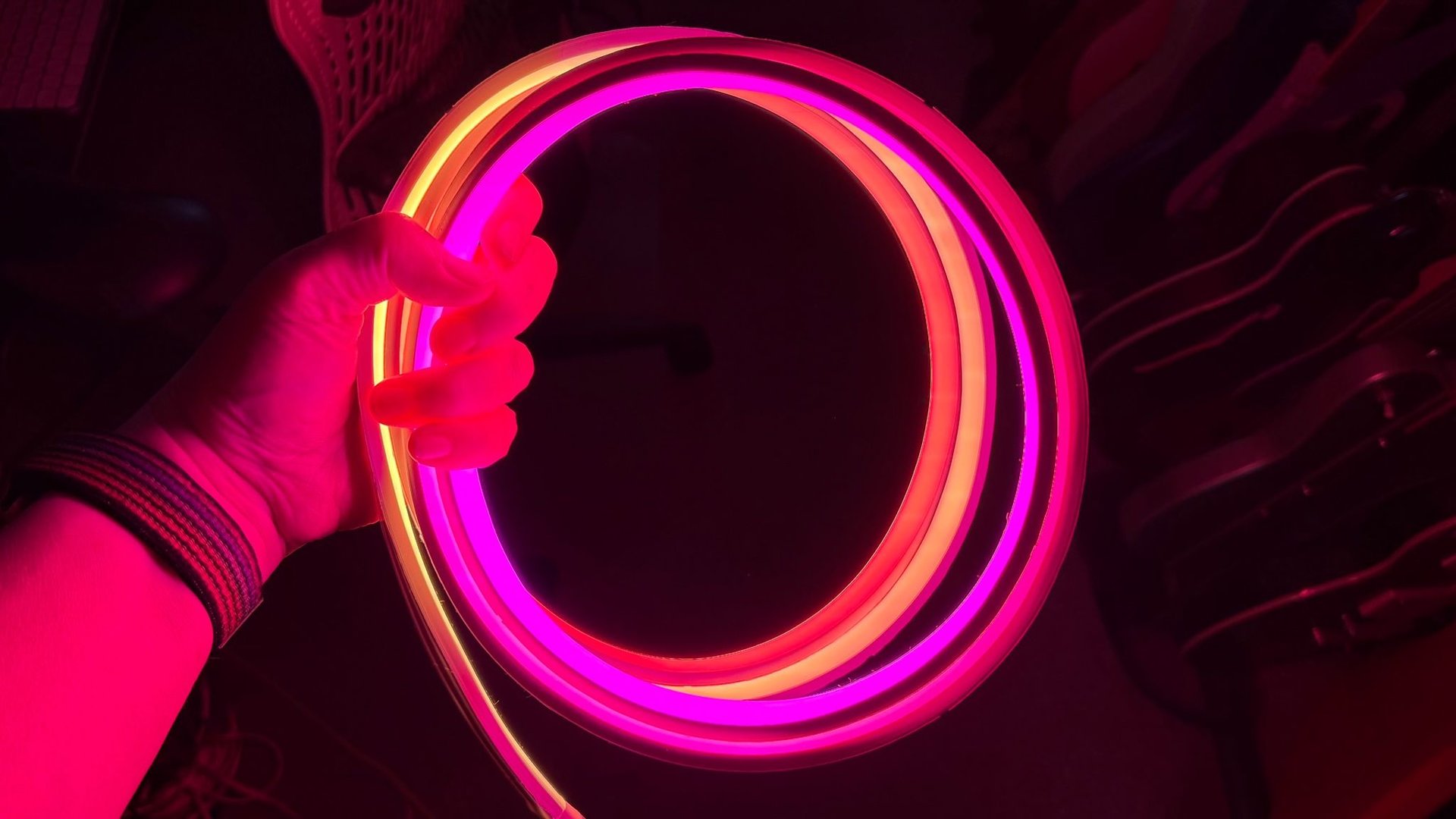 Philips Hue засветила новую Pro подсветку для ТВ