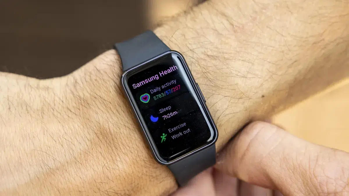 Изображение к статье: Galaxy Fit 4 засветился в FCC: экран останется, GPS под вопросом