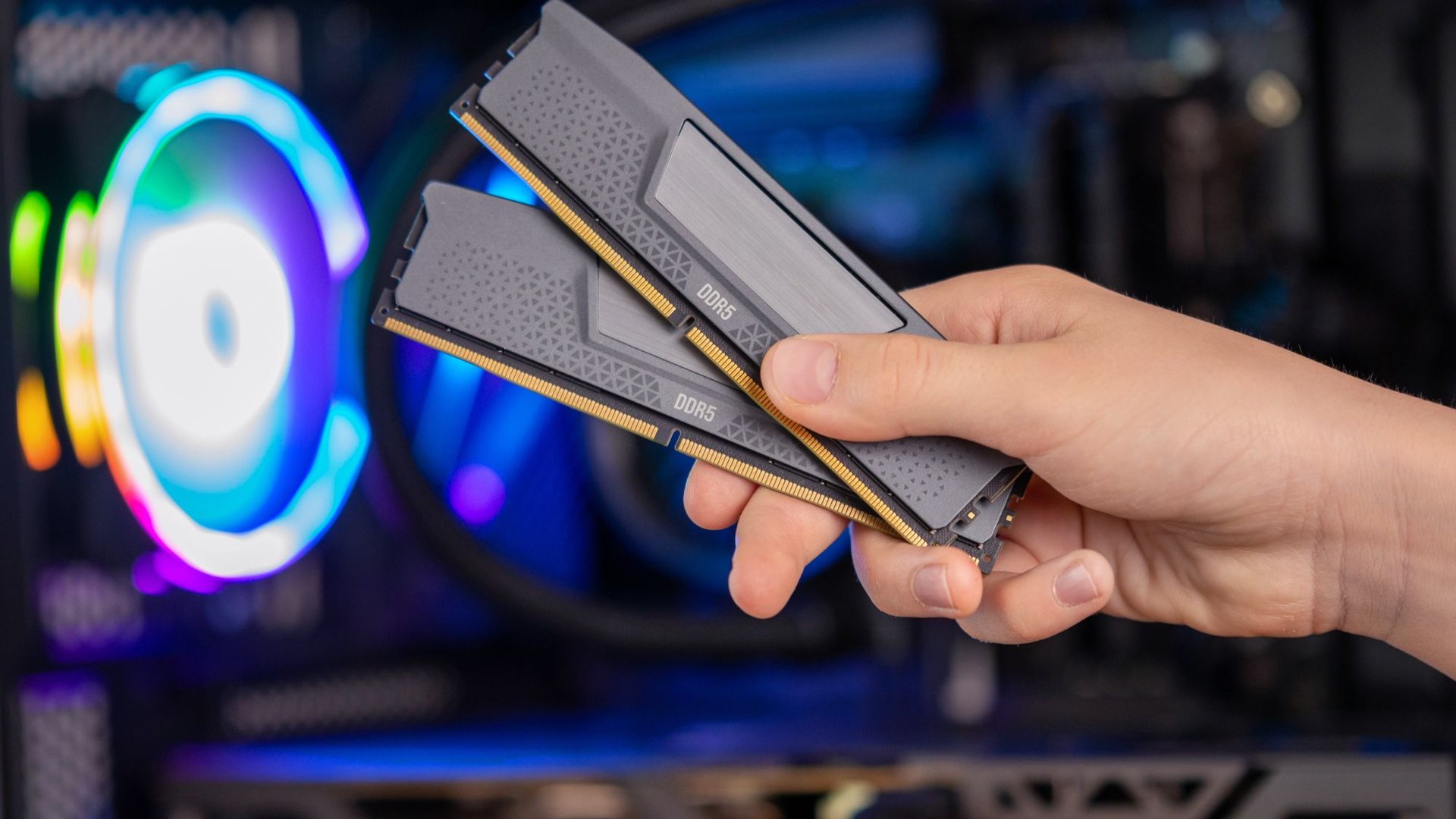 Изображение к статье: Кризис RAM добрался до Microsoft и Apple: 32 ГБ уже больно