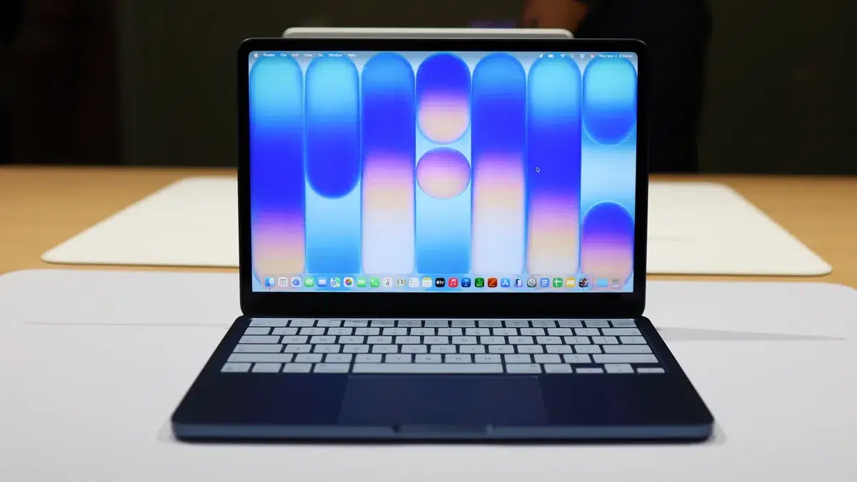 Изображение к статье: Кризис RAM добрался до Microsoft и Apple: 32 ГБ уже больно