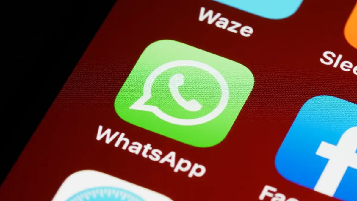 Изображение к статье: Мошенники в WhatsApp украли $1,27 млн голосом отца
