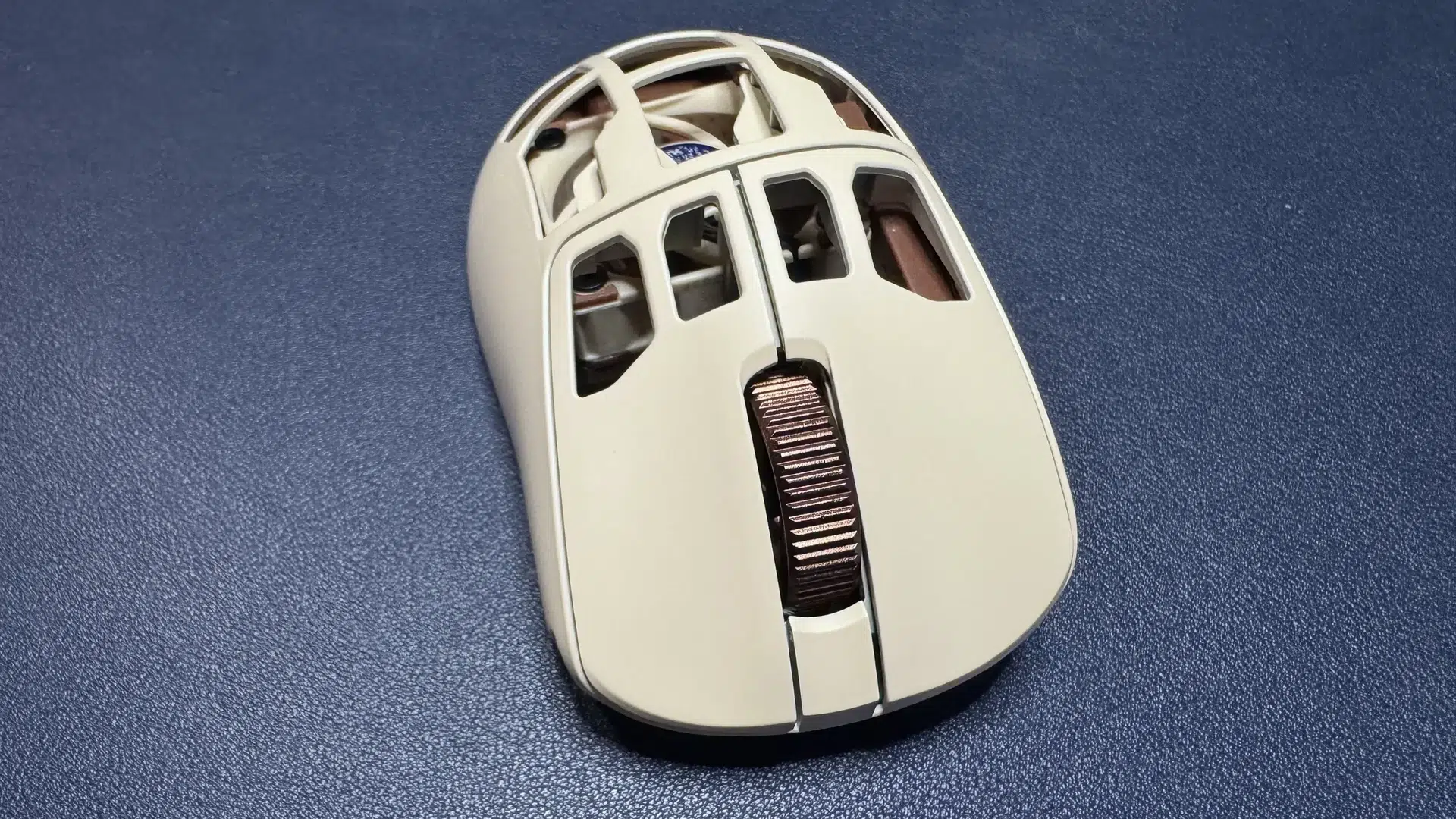 Изображение к статье: Pulsar Feinmann F01 Noctua Edition: мышь с вентилятором