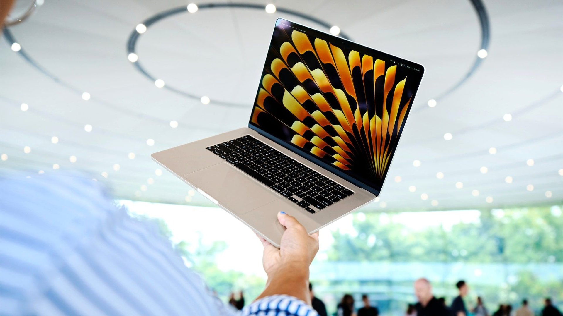 MacBook Air застрял в дефиците доставка до 5 недель