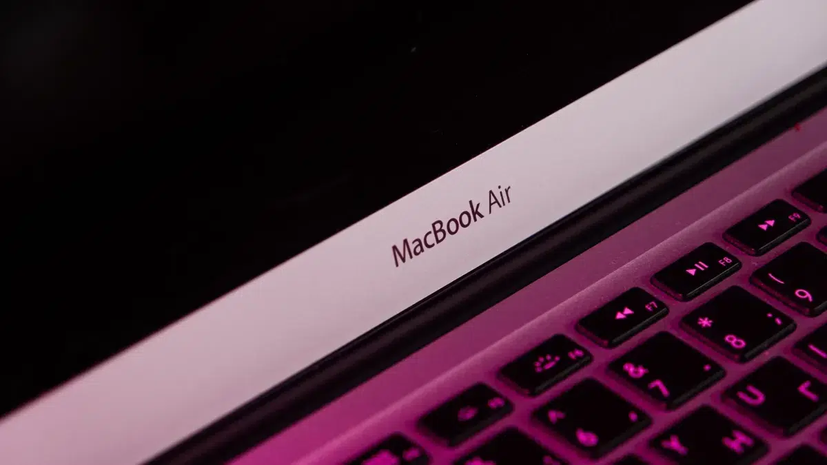 Изображение к статье: MacBook Air застрял в дефиците: доставка до 5 недель