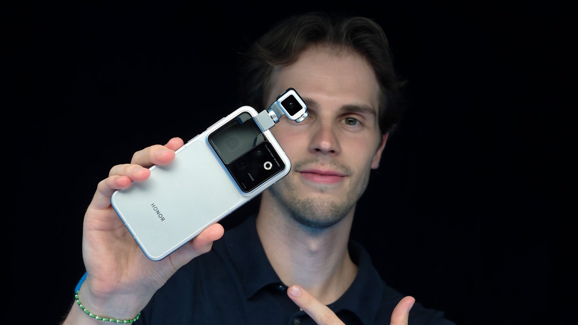Honor Robot Phone завирусился камера на кардане в корпусе