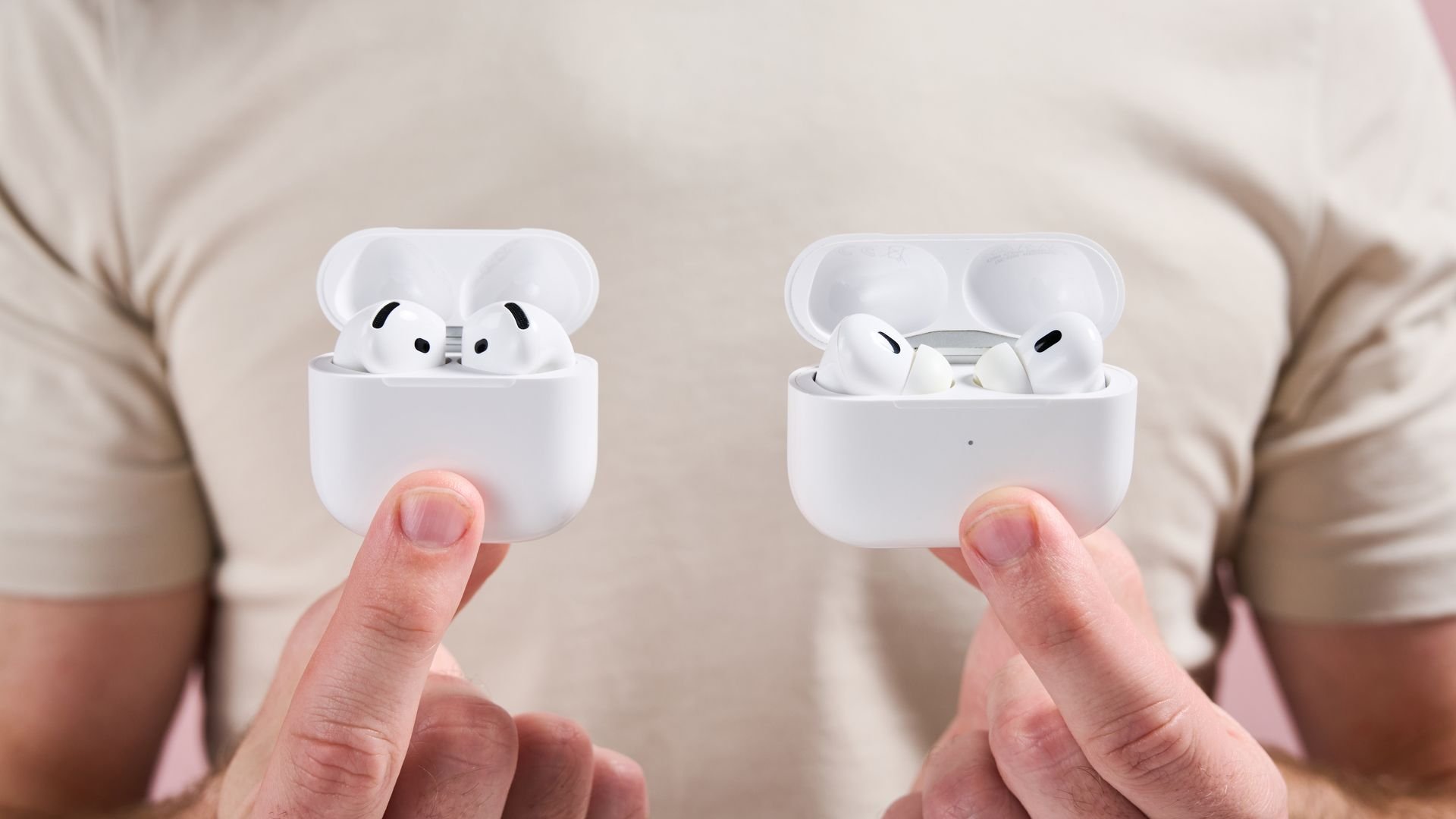 AirPods 5 могут выйти в двух версиях вместе с iPhone 18