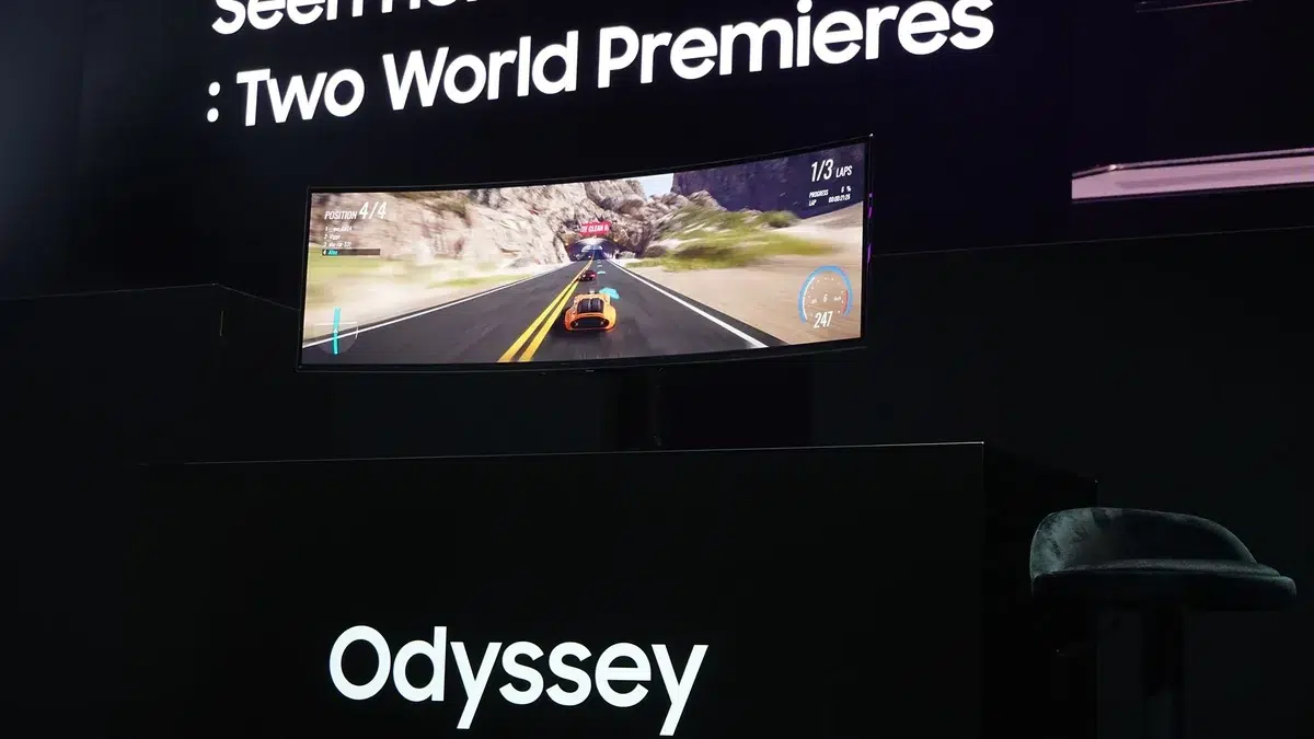 Изображение к статье: Samsung показала монитор Odyssey OLED с частотой 1100 Гц