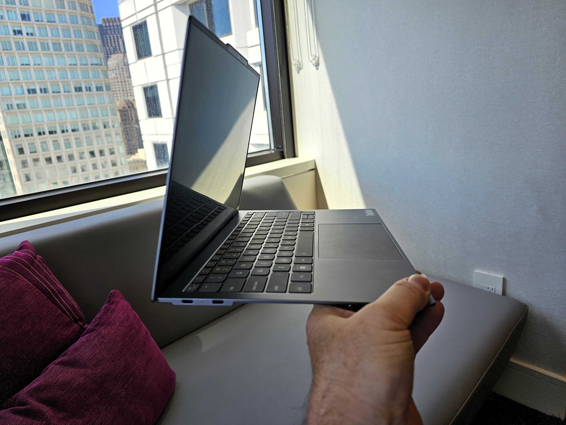 Lenovo показала фанлесс ноутбук AeroBlade с AirJet