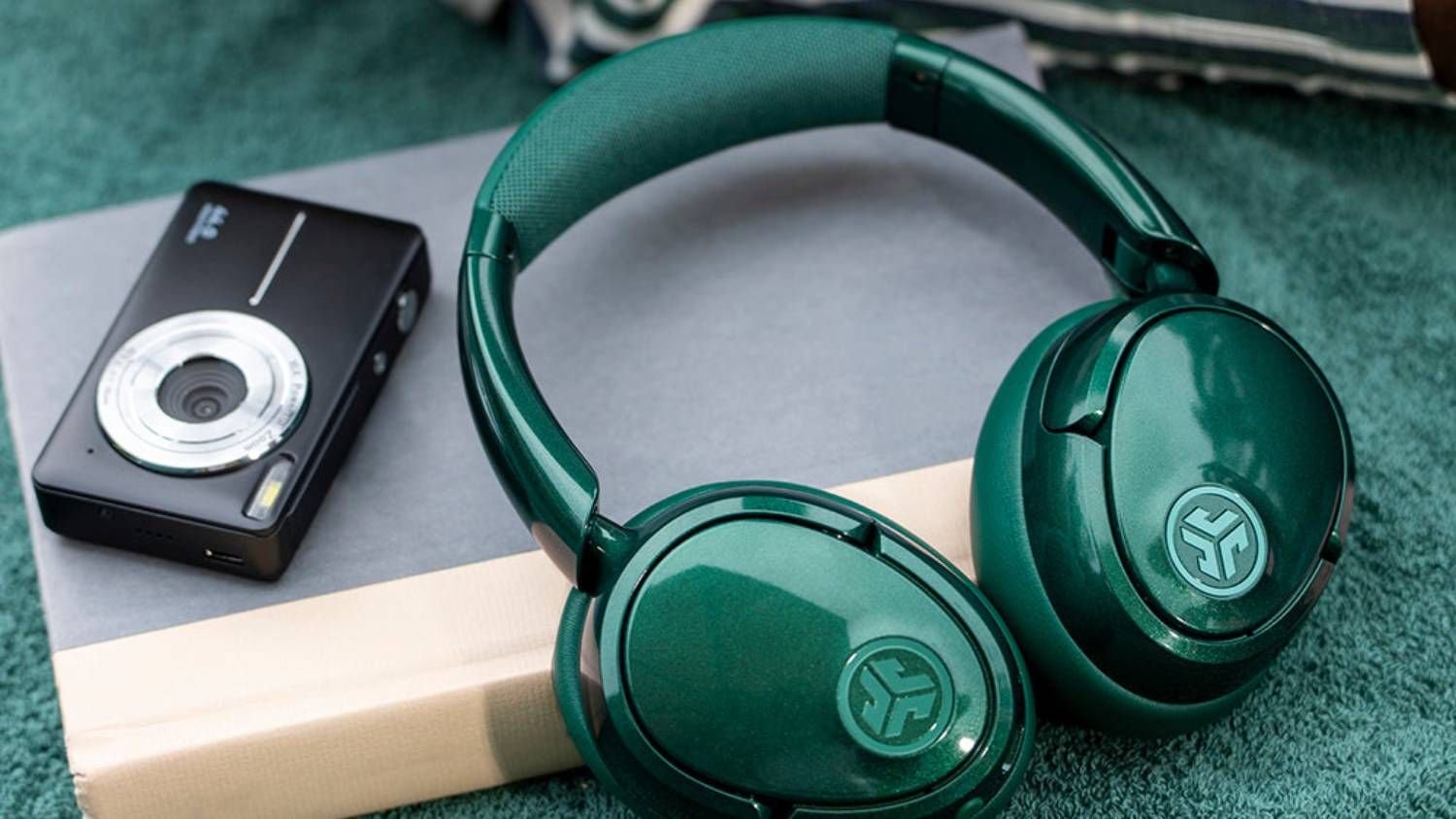 JLab показала мини наушники с Apple Find My за $43