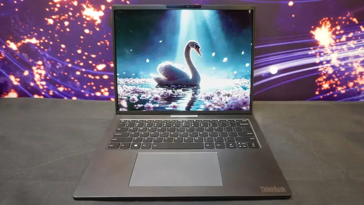 Изображение к статье: Lenovo Project Swan расширяет экран с 14 до 17 дюймов