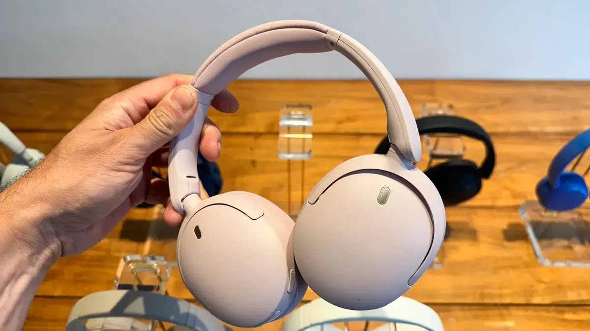 Изображение к статье: Sony WH-1000XM4C, CH730N и CH530 получили сменные батареи